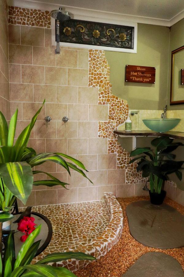 Whitsundays Bnb Retreat Airlie Beach Exterior photo