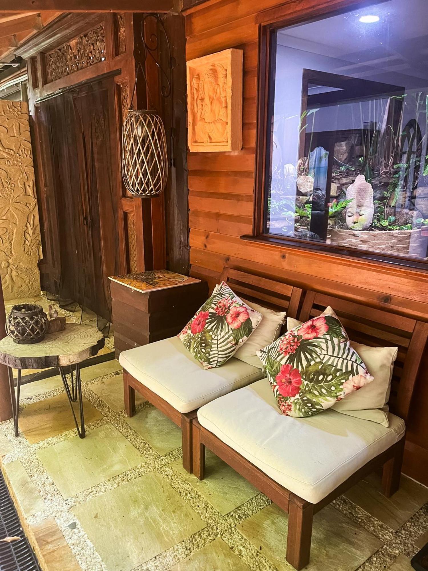 Whitsundays Bnb Retreat Airlie Beach Exterior photo